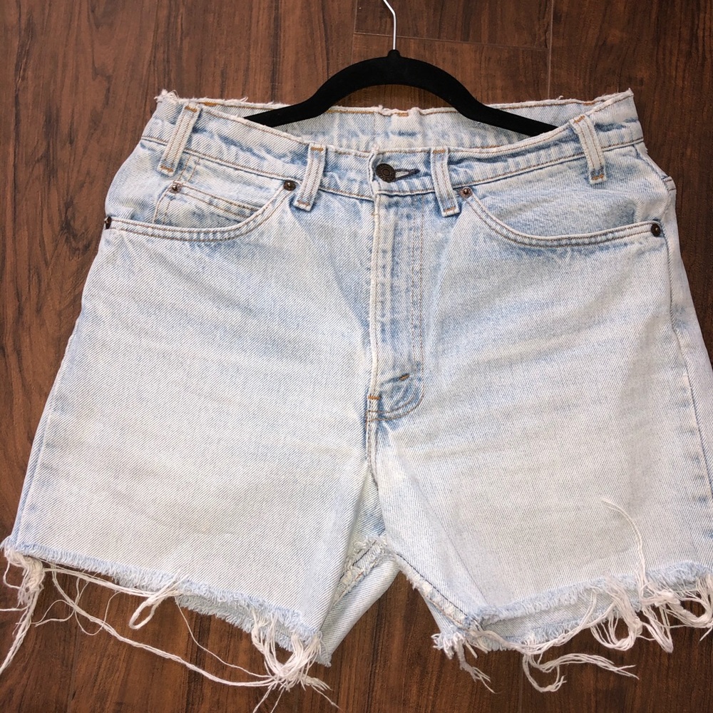 Urban outfitters Levi cut off’s orange tag. - Picture 4 of 5